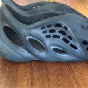 Adidas yeezy foamrunner